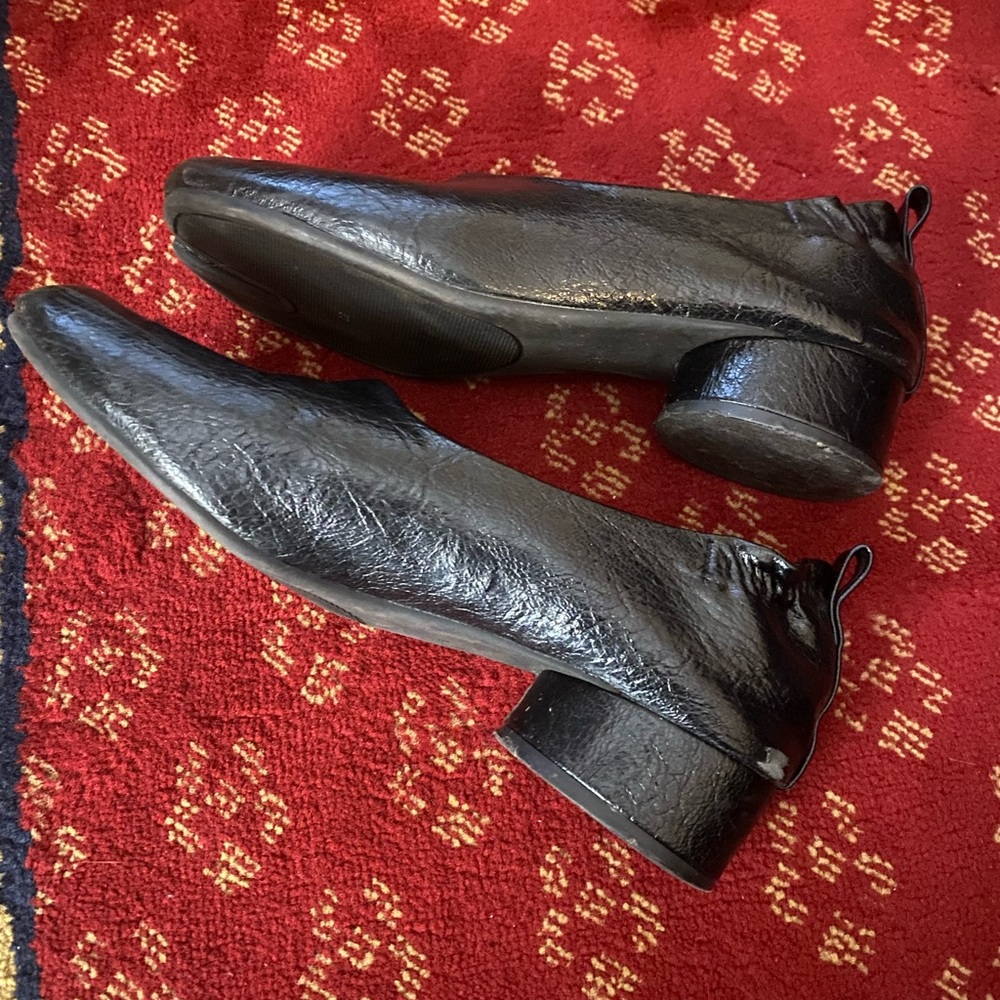 Black Tabi Pumps